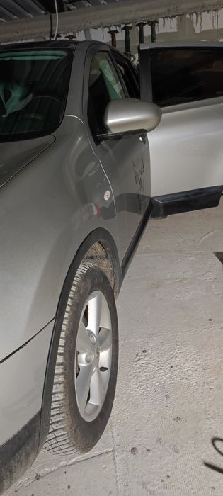 Nissan Qashqai J10  2.0 dci