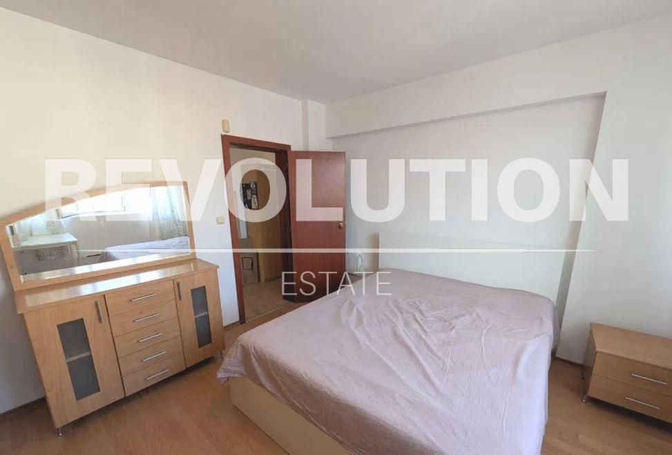 Дава се под наем Тристаен апартамент в Варна, Спортна зала - 110 кв.м за 700 € - Снимка #1