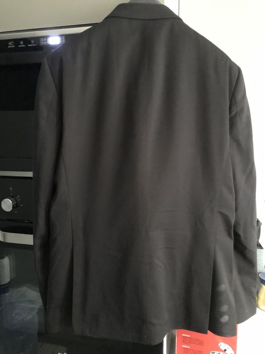 Сотилади эркаклар костюми 52 размер