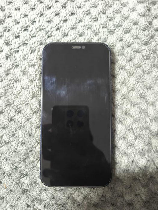 Vand iphone ,baterie 96% telefonul merge foarte bine