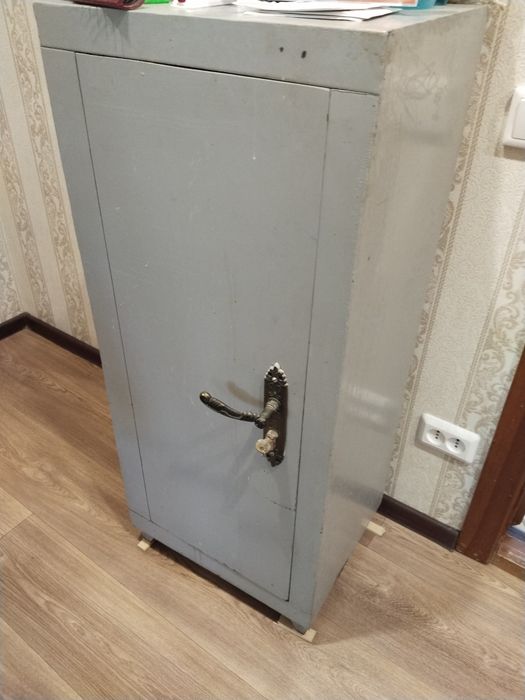 Продам сейф б/у замок неисправен