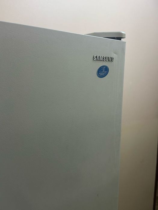Холодильник SAMSUNG