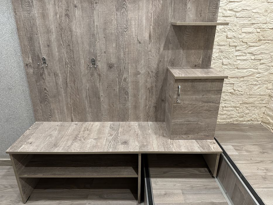 Продам Прихожая