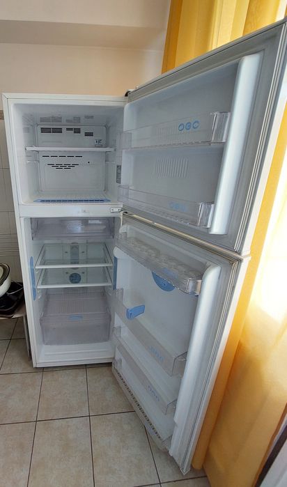 Холодильник двухкамерный LG