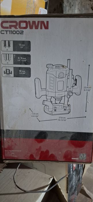 Фрезер crown 12 mm.  1400 вт.