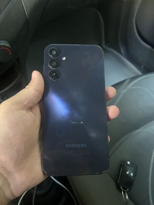 Samsung A15 sotiladi xolati ortacha.