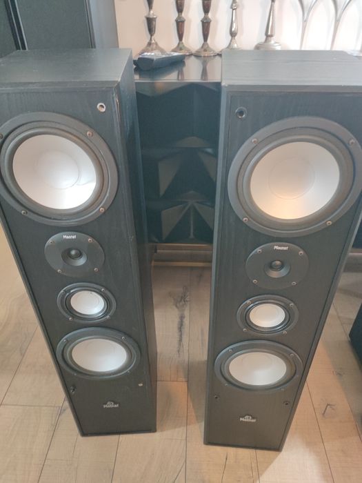 Boxe Magnat 2x340 W 3 cai impedanta 4-8 ohmi bass reflex