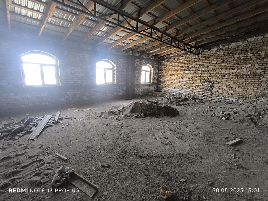 1 хонали Уй сотилади 1/3/3. 132 м кв Сергили мошина обзор каршисида