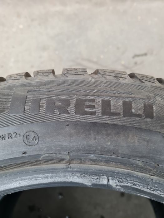 Зимни гуми 2 броя PIRELLI SottoZero3 215 55 R17 дот 4620