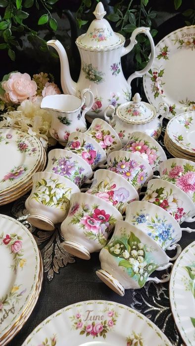 Тройни сетове Royal Albert