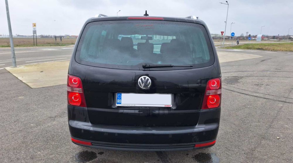 Volkswagen Touran 2.0 TDI DSG (1 ax cu came)