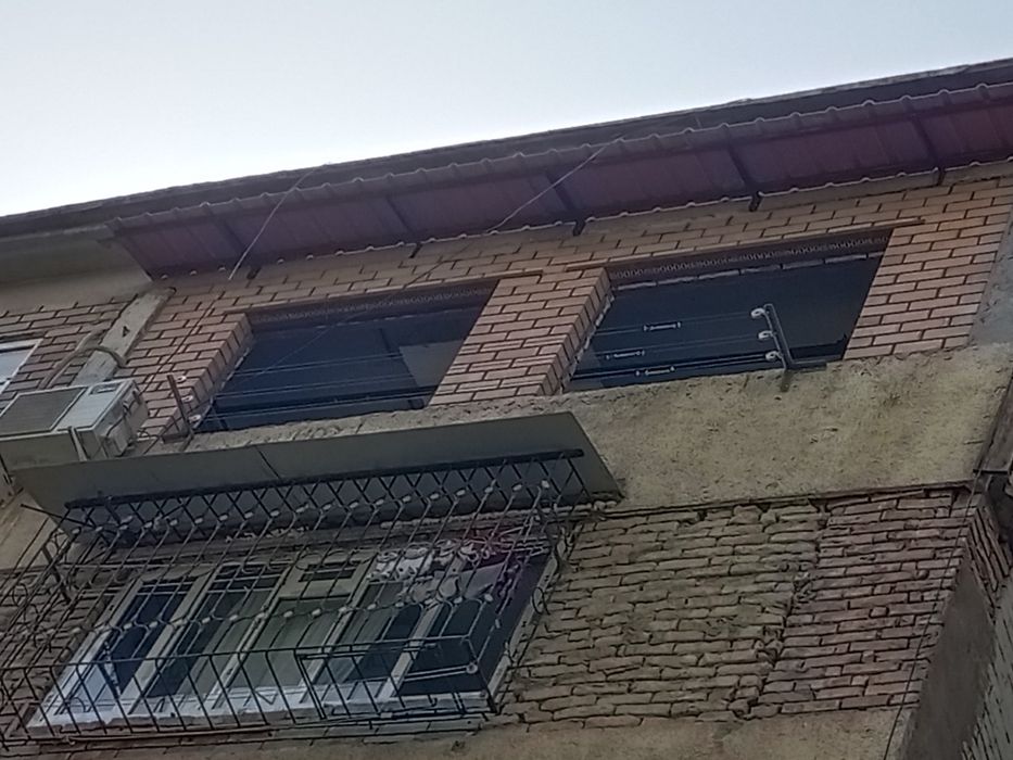 Установка бесшумных  козырков, алиминывые роликов