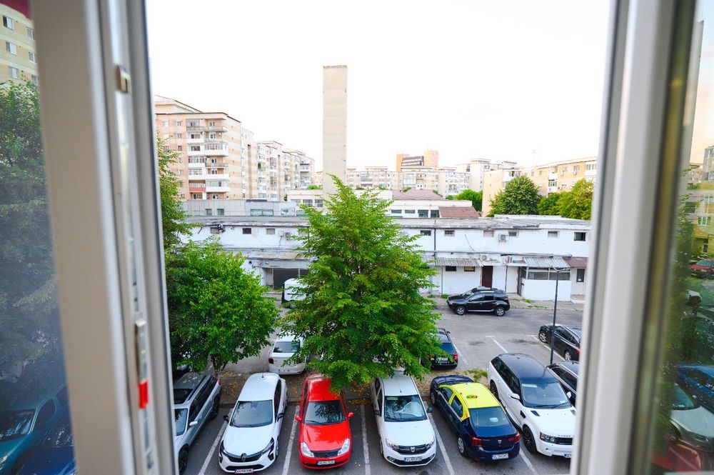 Apartament 4 camere complet renovat Ostroveni piata