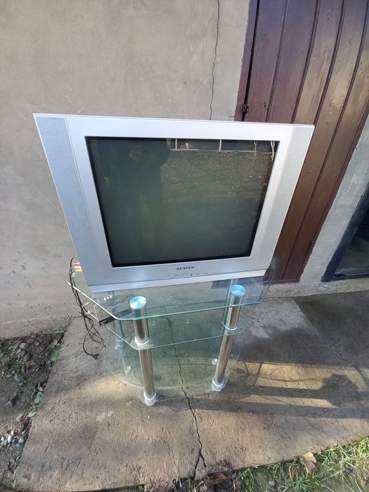 Телевизор и подставка