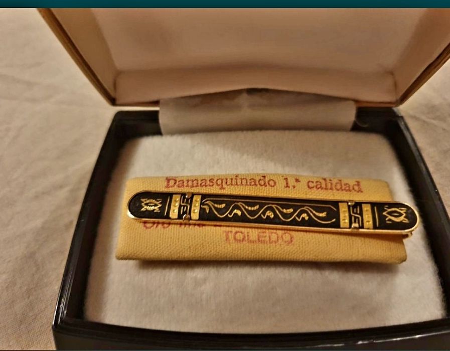 Ac cravată incrustat cu aur de 24