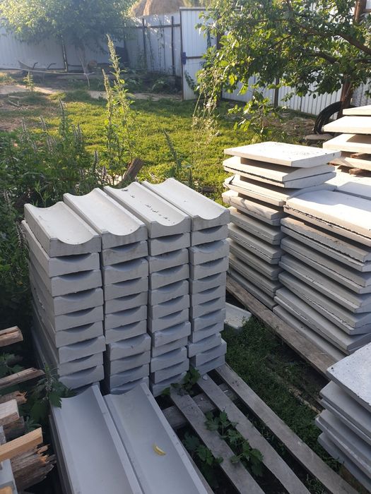 Capace de gard/ palarii / coama gard / piatra decorativa