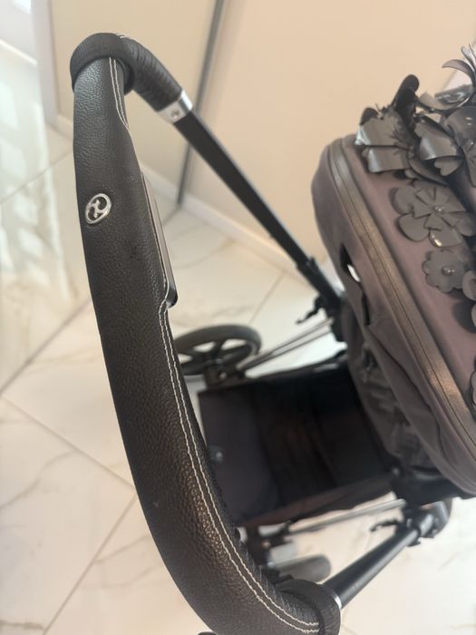 Комплект Cybex Priam 3.5 Simply Flowers Grey+чанта