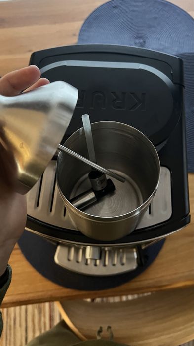 Aparat de kafea krups + cadou pastile de curatare