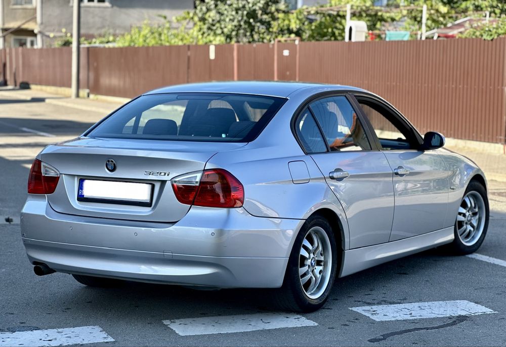 Bmw Seria 3 E90 320i Pret fix