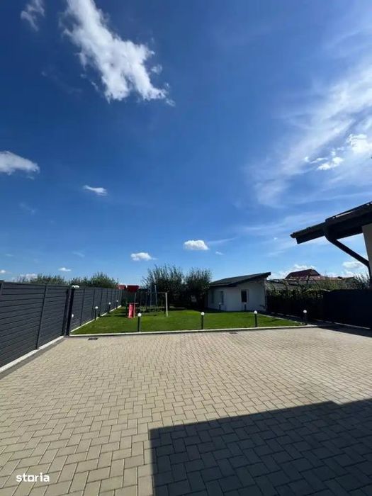 Casa individuala, 302 mp, teren 800 mp, zona Marginea