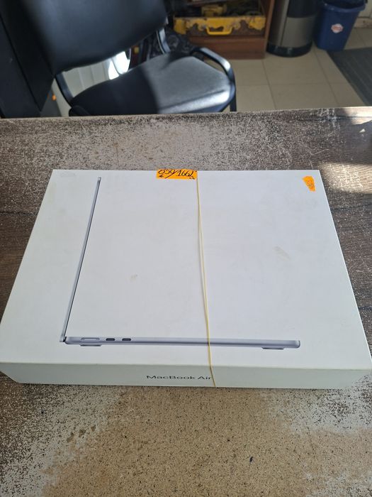 Чисто нов лаптоп