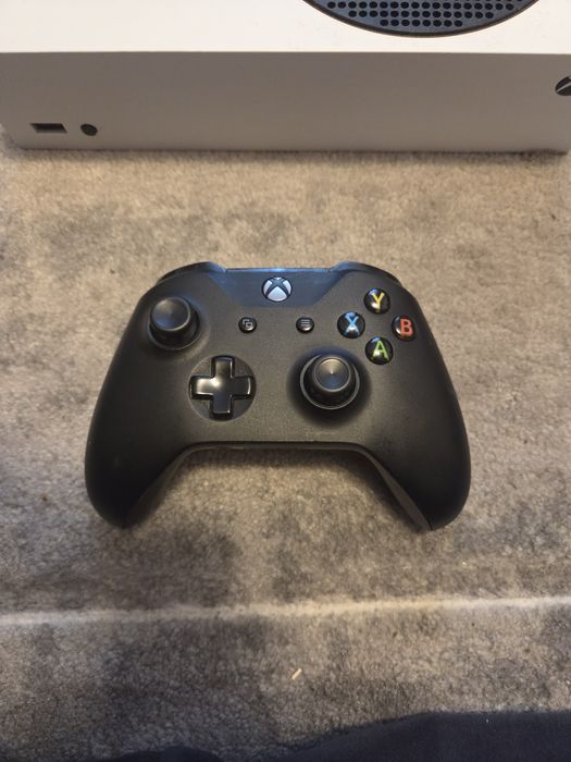 Xbox Series S + 2 controllere
