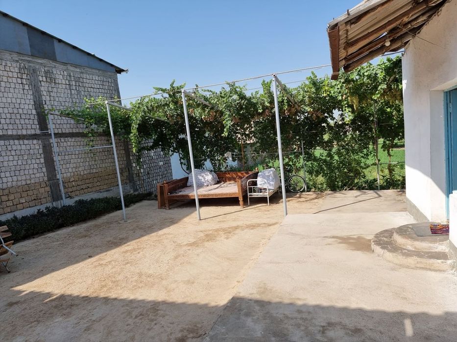 Уй сотилади Ўртачирчиқ туманида