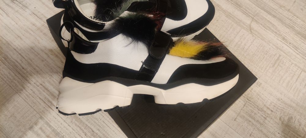 Дамски обувки сникърси Ciaboo от естествена кожа