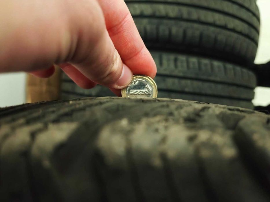 2 броя зимни гуми за бус SEMPERIT VAN GRIP-3 215/65 R16