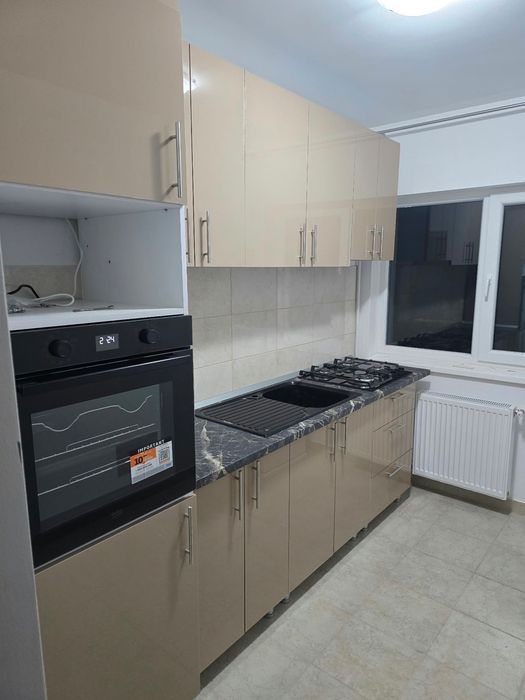 Mobilă la comandă – Bucătării, Dressinguri, Dormitoare și Livinguri