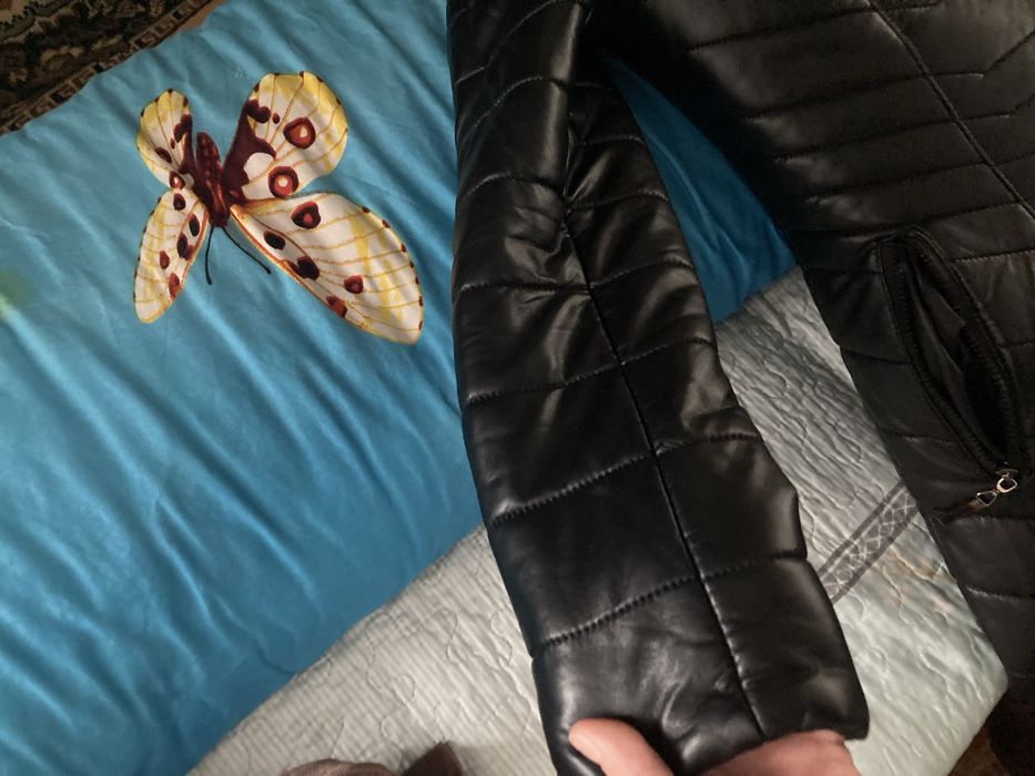 Продаю куртку 42размер