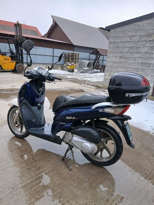 Vând honda sh 150 i pe injecție  defecta pompa  de benzina