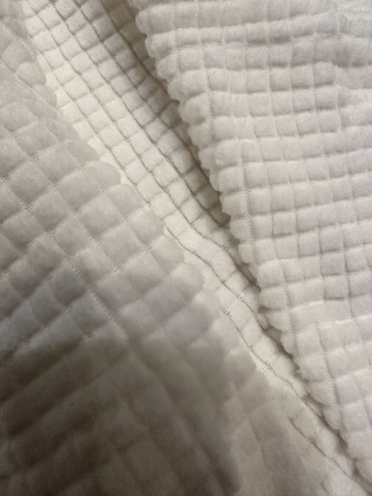 Нов калъф протектор , за тройка диван, бяло кадифе,