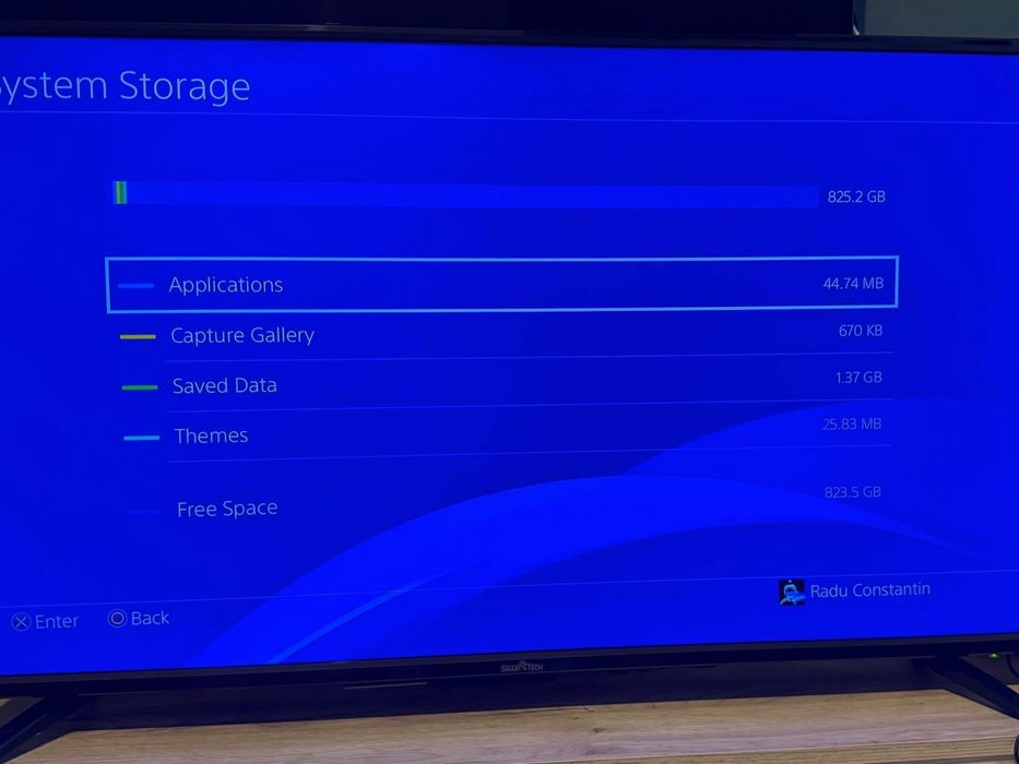 PS4 Slim 1TB SSD Samsung + 2 Controllere + 2 jocuri -Stare Foarte Bună