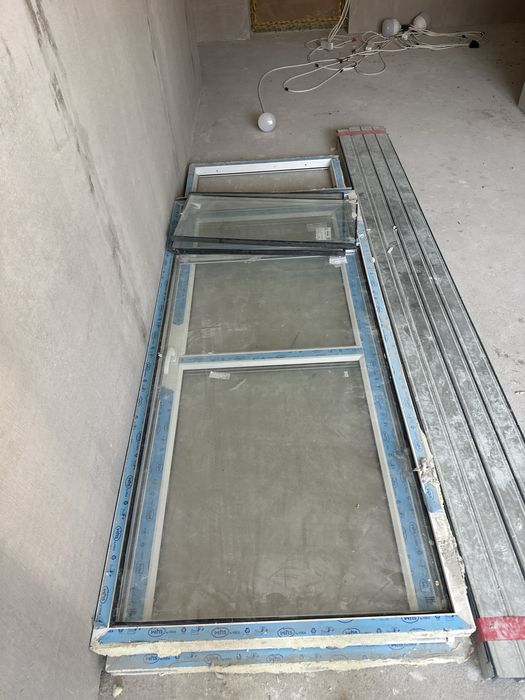 Пластиквый двери