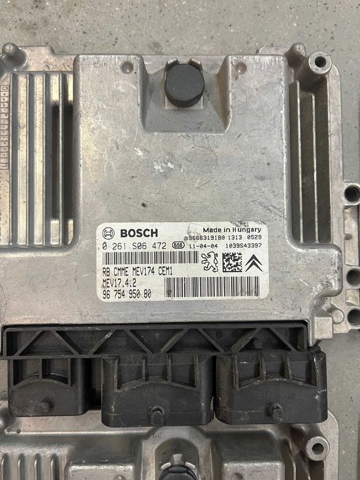 Компютър двигател ECU BOSCH MEV17.4.2 Peugeot Citroen