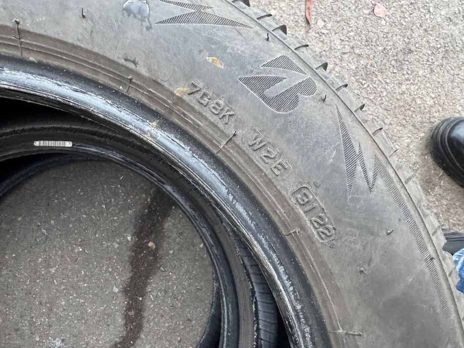 Зимни 205/55/16 Bridgestone Blizzak LM005