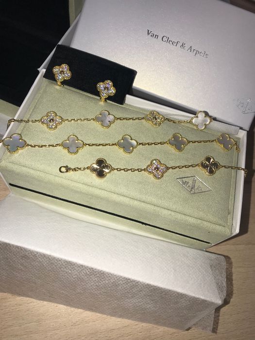 Van cleef гривни , обеци , колие