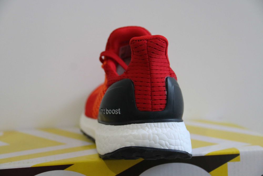 Adidas Ultra Boost - Червено и оранжево, размер 41 1/3 (26 см)