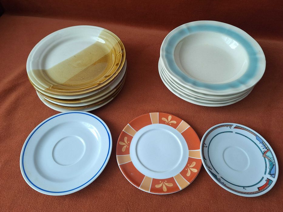 Set diferit de farfurii adanci si intinse, folosite, stare buna