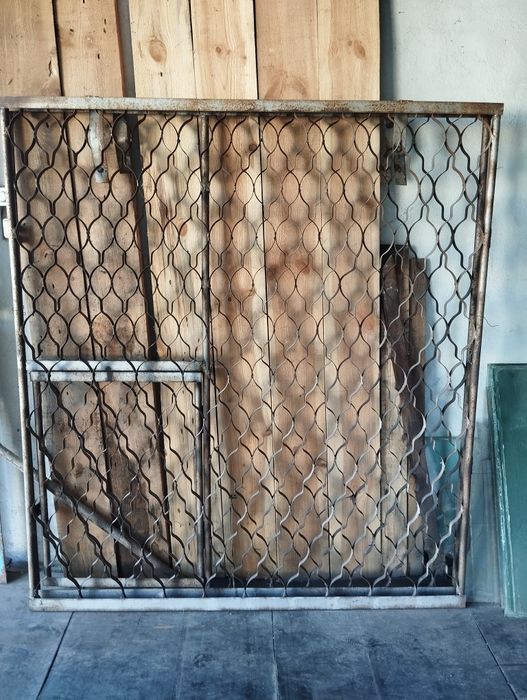 Продам решетку для балкона