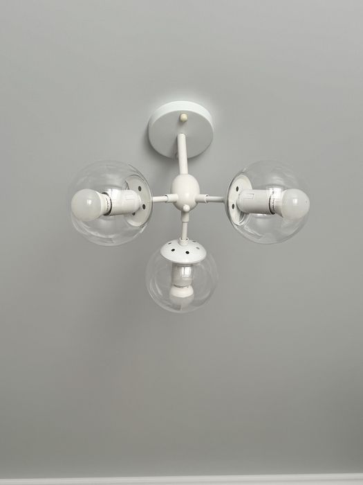 Продам люстру