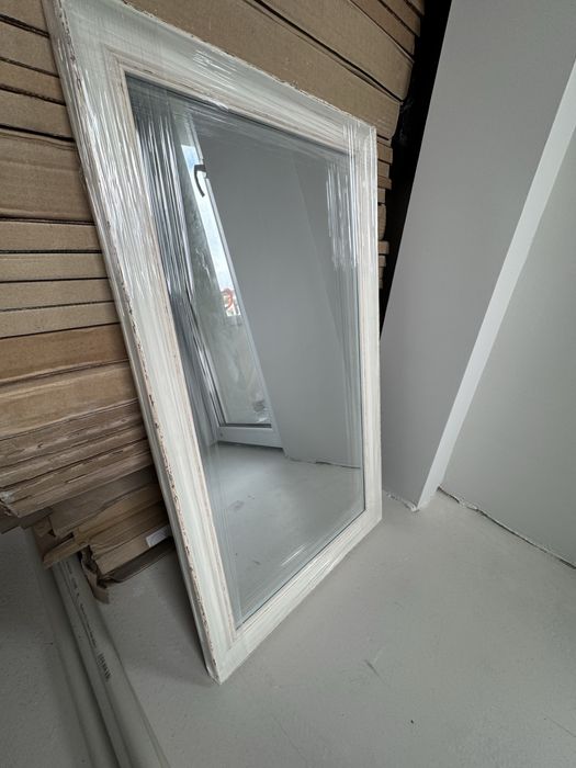 Огледало в рамка