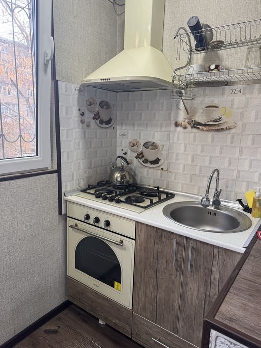 Срочно! 1/1/4, Мирзо Улугбек, 190 школа, можно под офис, 33м2, 51500