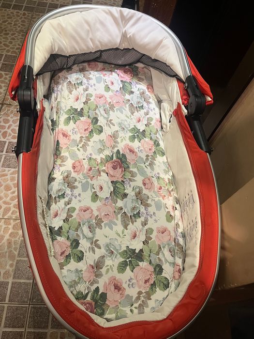 Продавам бебешки кош