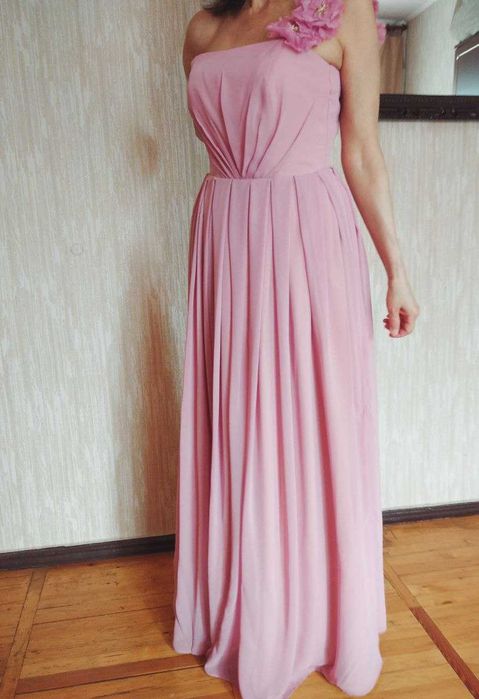 Вечернее платье для стройных девушек + обувь на каблуках + сумочка