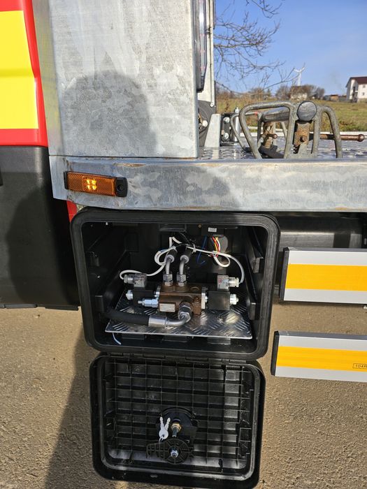 Platformă auto iveco