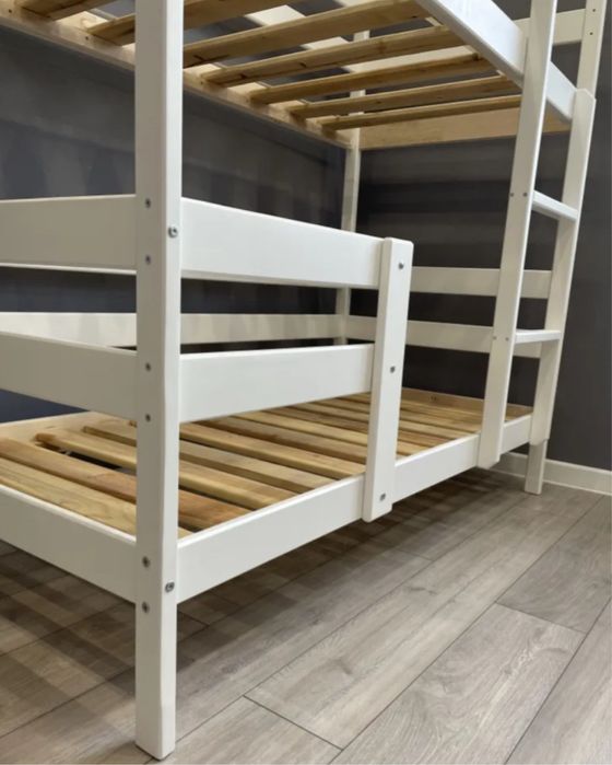 Двухьярусная кровать