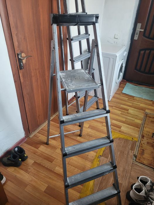 Стремянка стальная