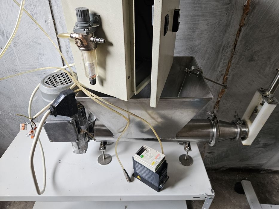 Тестоделител шнеков